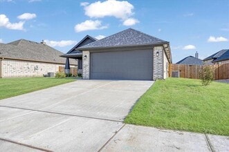 Building Photo - 2111 Wyldewood Wy