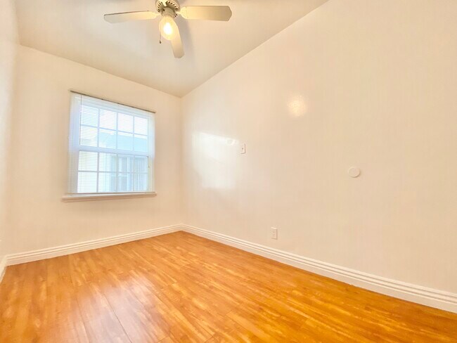 Foto del edificio - 6765 Yucca St