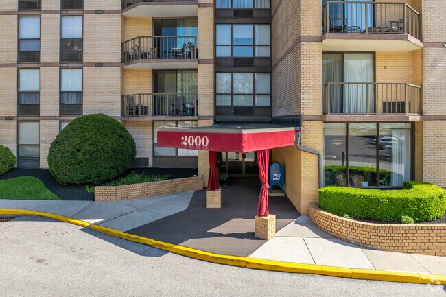 Entrada - Plymouth Hill Condominiums