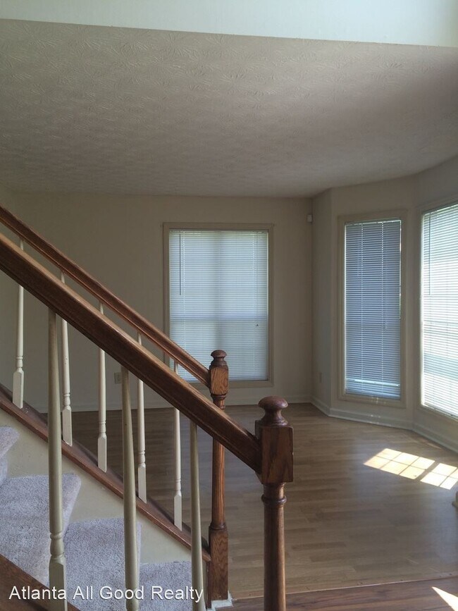 Building Photo - 4 br, 2.5 bath House - 688 Woodstone Road