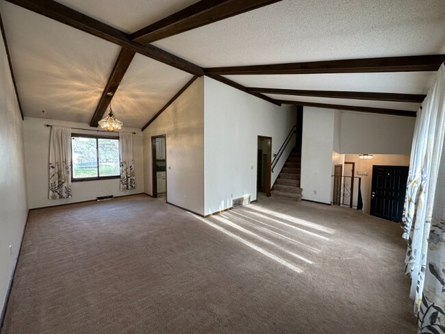 Building Photo - 8824 N Brook Cir