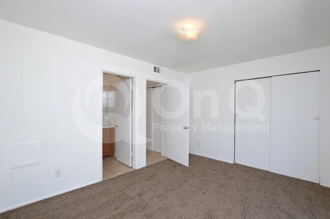 Foto del edificio - 4211 S 3rd St