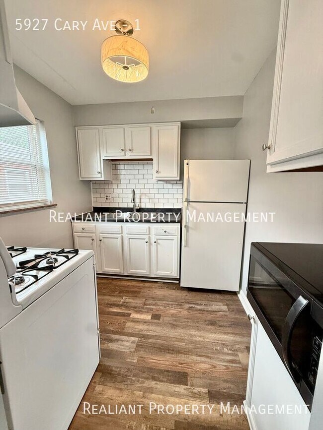 Foto del edificio - 5927 Cary Ave