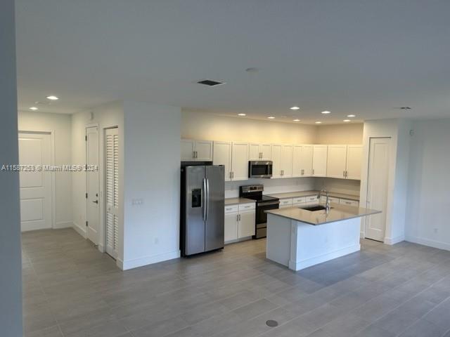 Building Photo - 16378 Sandy Shore Dr