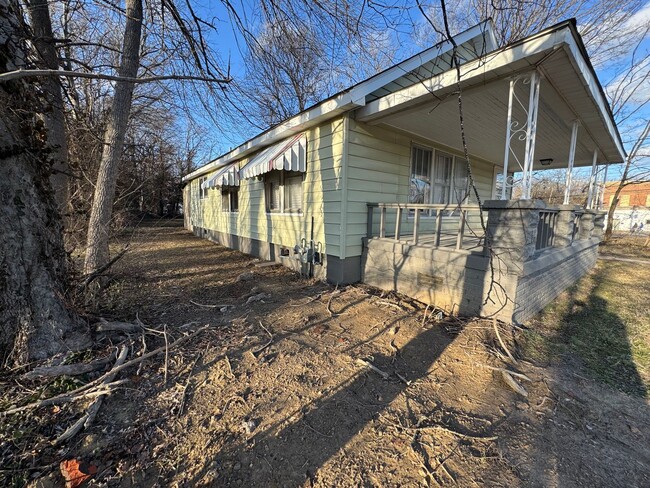 Building Photo - 2 Bed 1 Bath House in Paducah