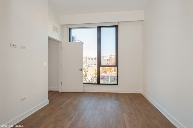 Foto del edificio - 3462 N Lincoln Ave