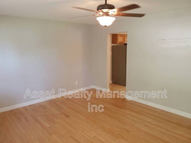Building Photo - 3331 Dewine Rd