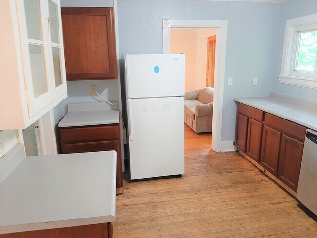 Building Photo - 123 Columbia St