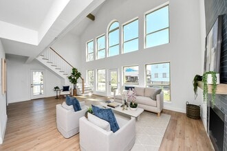 Building Photo - 300 Narcissus Rd