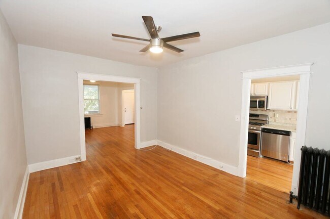Foto del edificio - Lovely 3 bedroom home near Howard Universt...