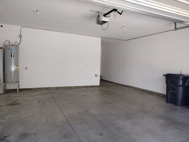 Foto del edificio - Gorgeous Home In Harris Ranch