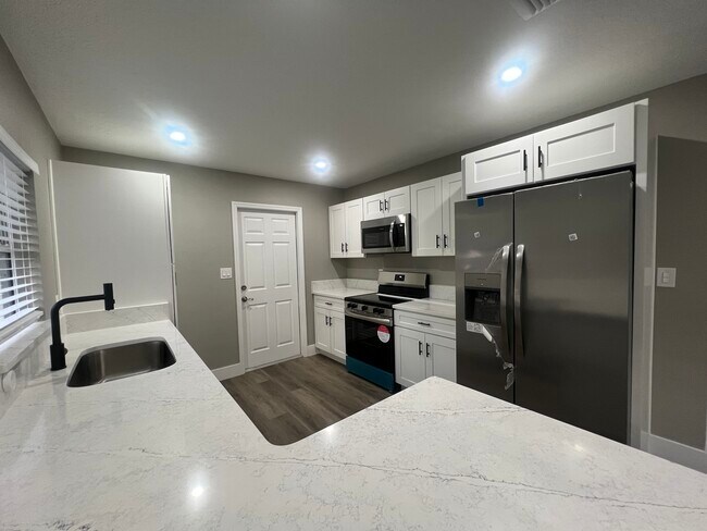 Building Photo - 16146 Wallace St