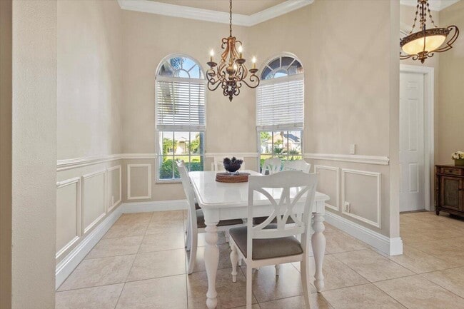 Foto del edificio - 5829 NW Zenith Dr