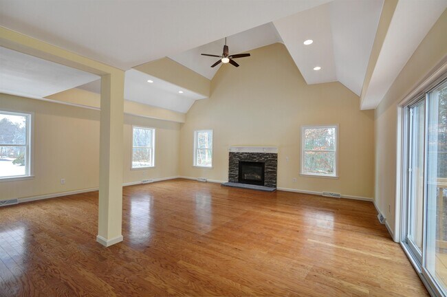 Building Photo - 73 Hall Rd