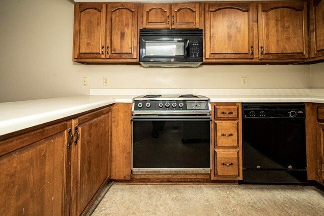 Photo - Deerfield Condominiums