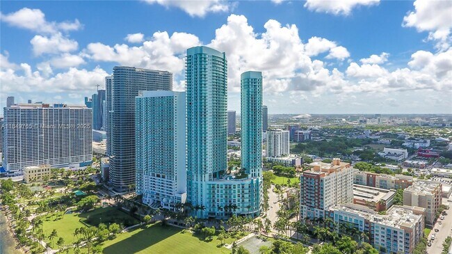 Foto del edificio - 1900 N Bayshore Dr