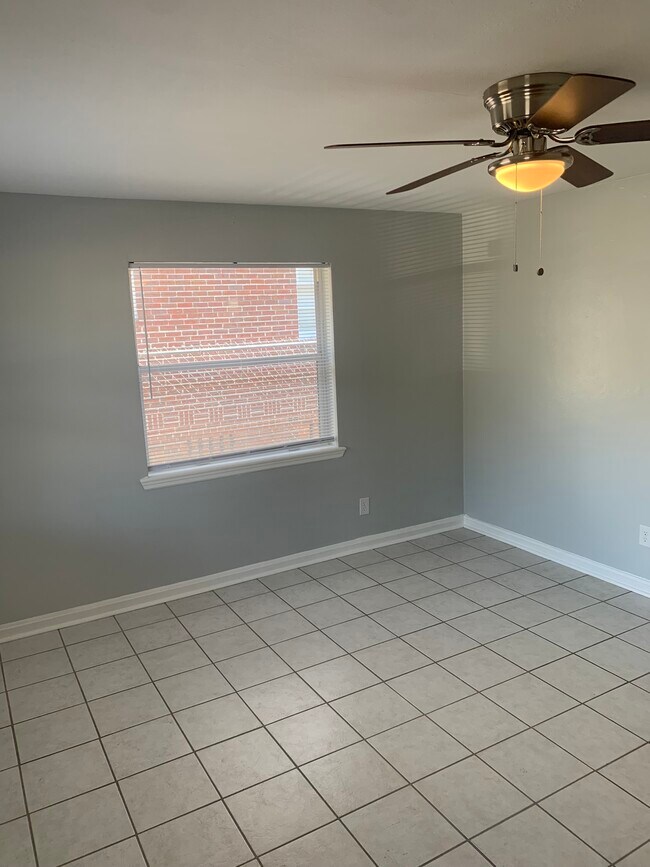 Foto del edificio - 2554 Ernest St