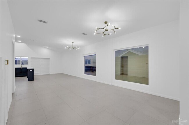 Building Photo - 211 N 28th St