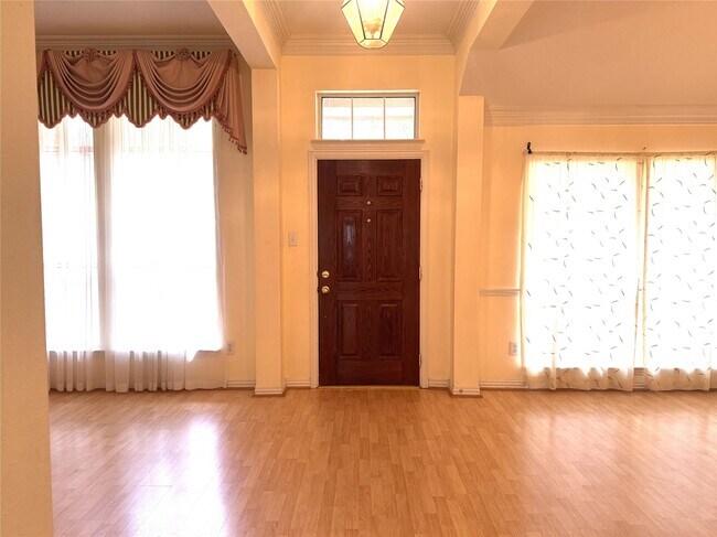 Foto del edificio - 7307 Hollow Field Ln