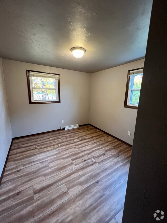 Woods Apartments for Rent with Utilities Included Howard, WI