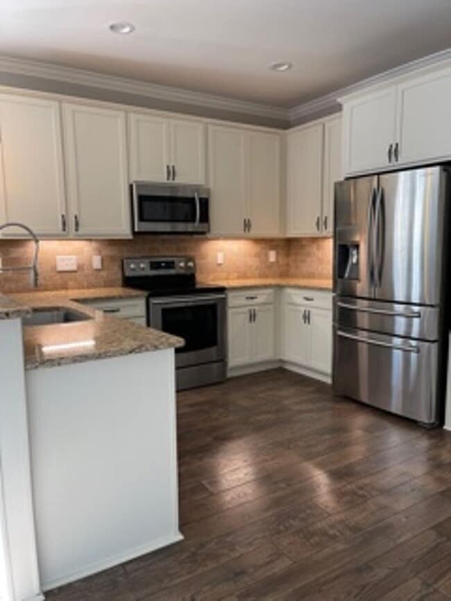 Building Photo - Generals Run Townhome   Available 1.15.24