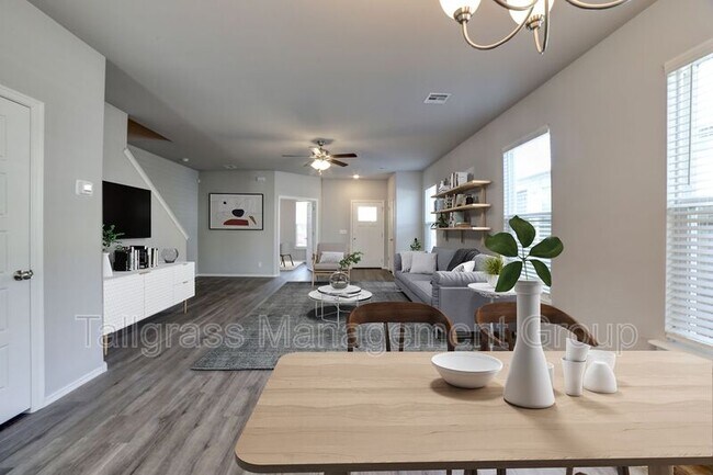 Foto del edificio - 2432 E 6th St