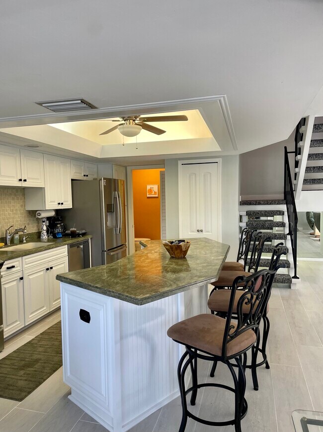 Foto del edificio - 27681 Hacienda East Blvd