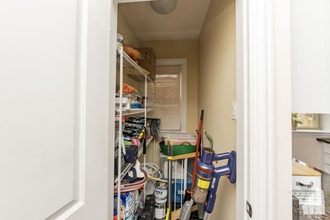 Building Photo - 2 bedroom in Chicago IL 60640