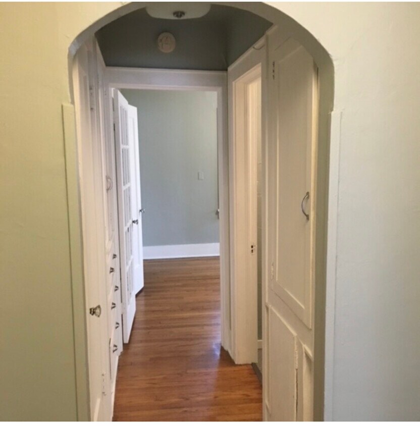 Building Photo - 223 NW 24th St