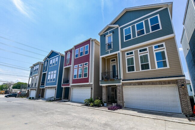 Foto del edificio - 2109 Bidwell Dr