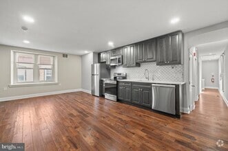 Building Photo - 840 W Lancaster Ave