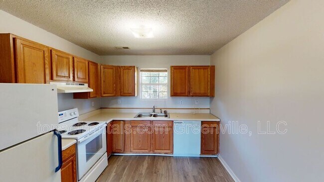 Foto del edificio - 1552 Shoally Creek Rd