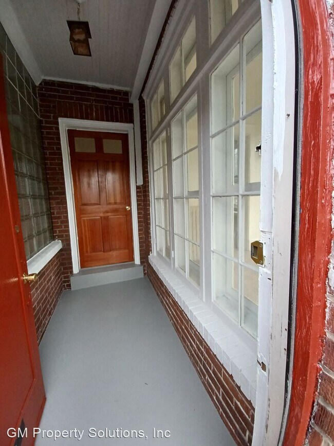 Building Photo - 3 br, 1 bath House - 501 Division Street
