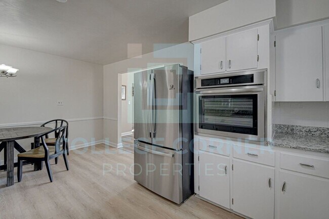 Building Photo - 1465 Brookwood- 4 BR,2 Bth house