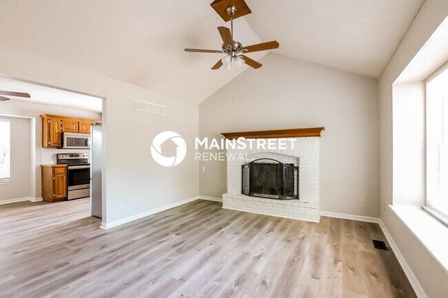 Building Photo - 3 Bedroom Pet-Friendly Home in BLUE SPRINGS, MO with Main Street Renewal