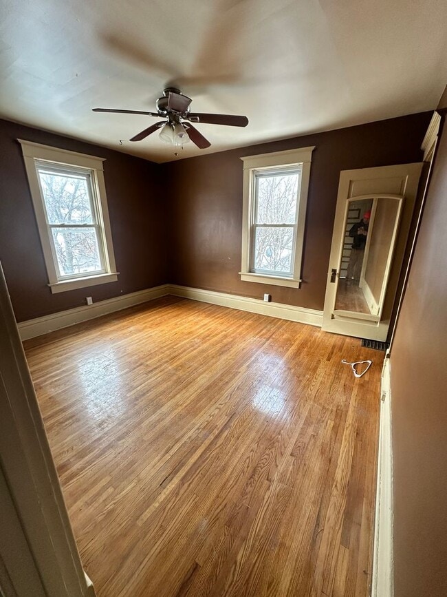 Foto del edificio - 1100 E Corrington Ave