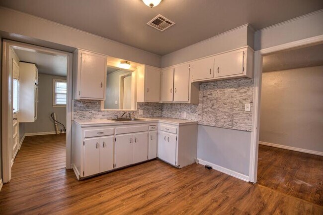 Photo - 3033 NW 31st St House