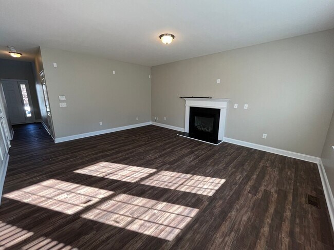 Building Photo - Excellent 4BD, 2.5BA Durham Home with Spac...