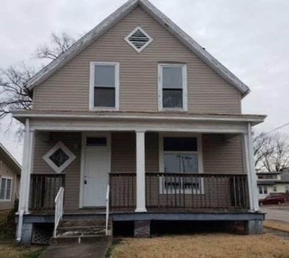 Primary Photo - 1226 S Grand Ave