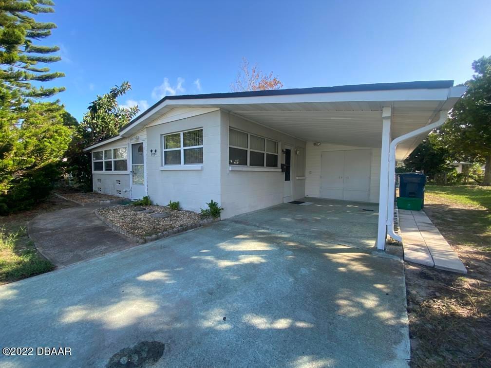Primary Photo - 114 Essex Dr