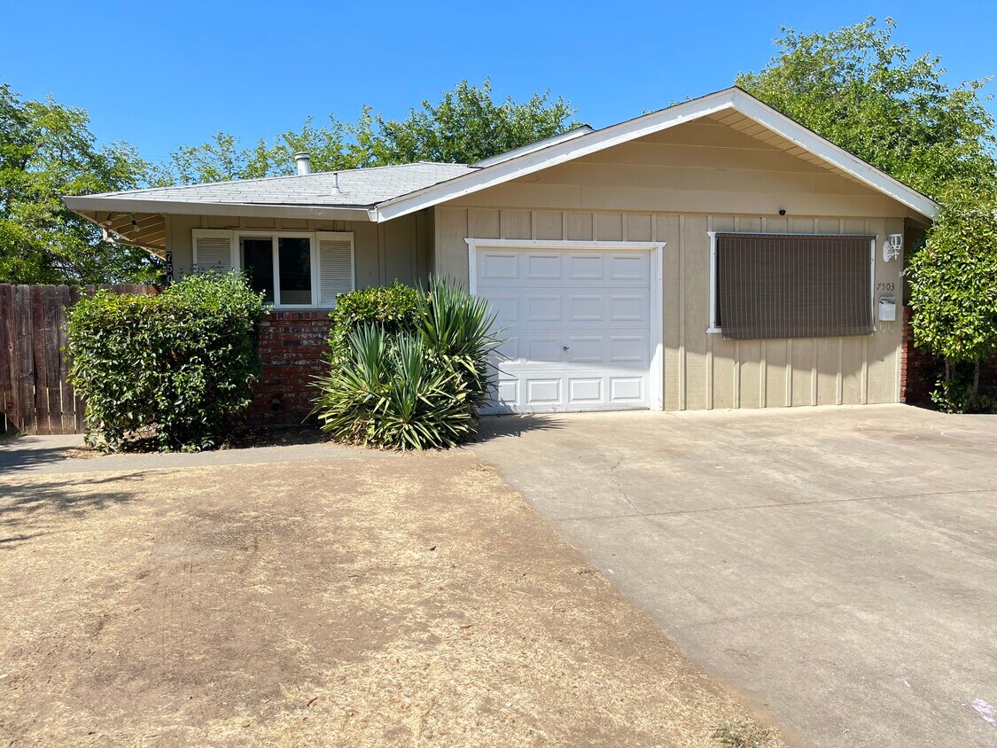 7501 St Philomena Way, Citrus Heights, CA 95610 Townhome Rentals in