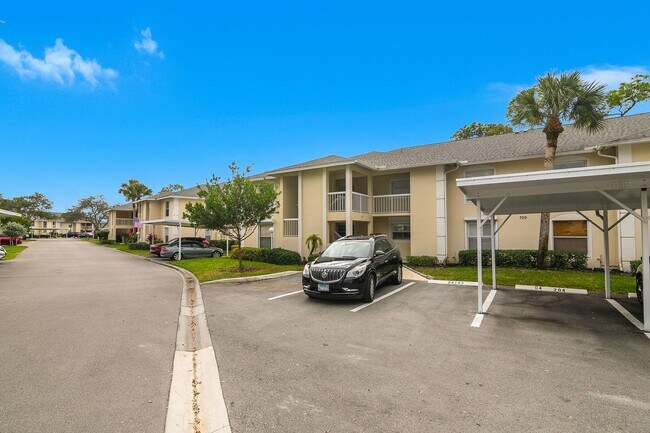 Foto del edificio - Berkshire Lakes, 2nd Floor, Corner Unit for Annual Lease