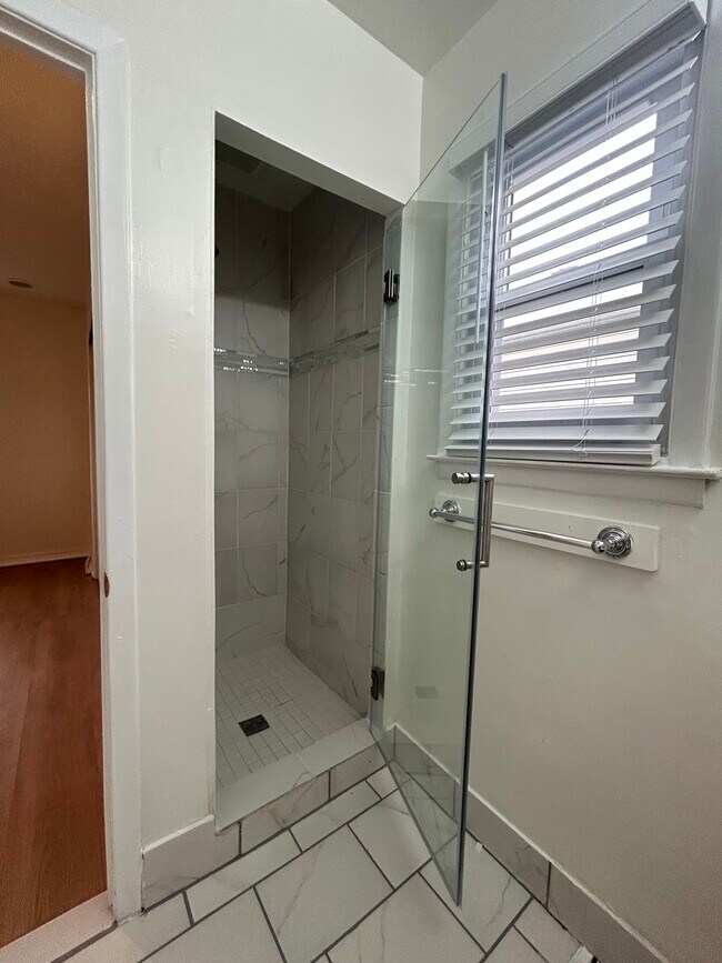 Master Bathroom - 3368 Red Lion Rd
