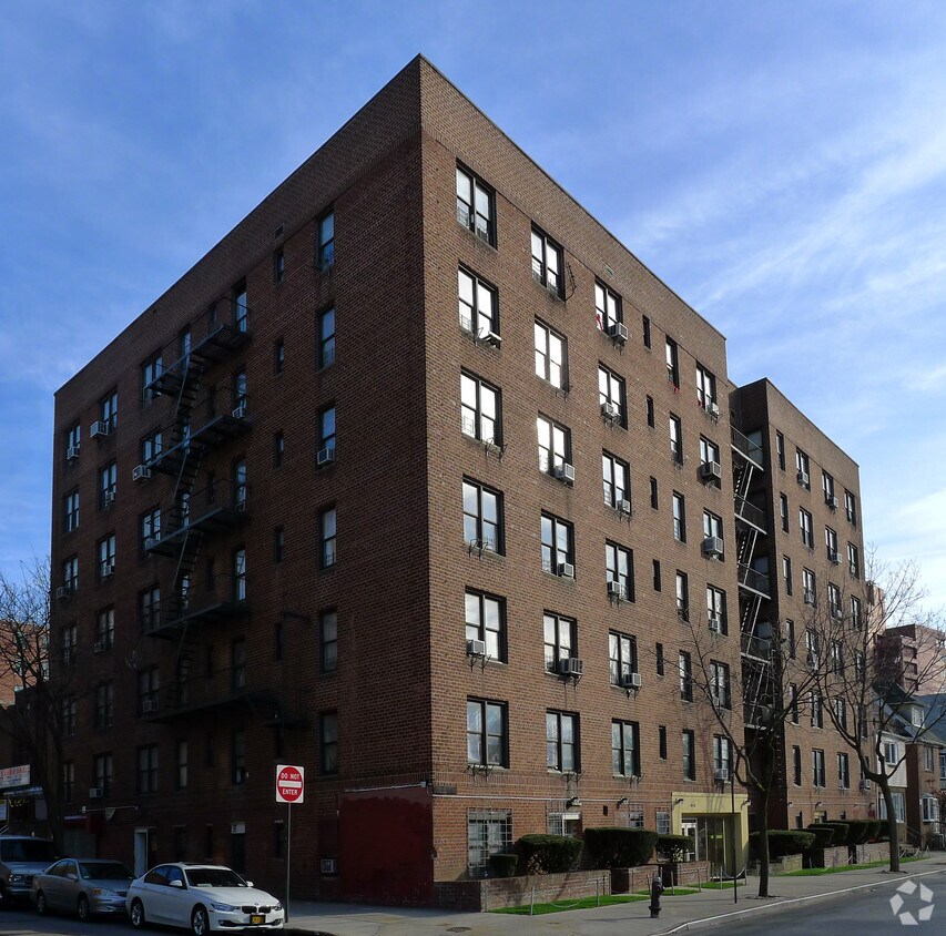 9005 153rd St, Jamaica, NY 11432 Apartments in Jamaica, NY