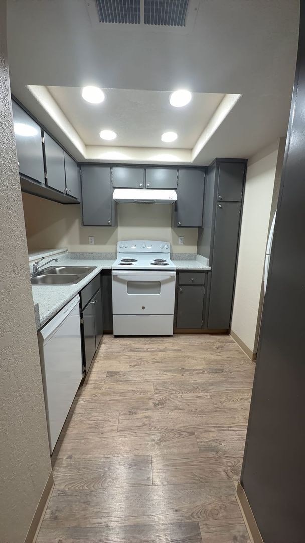 Foto del edificio - 2348 Pinedale Ave
