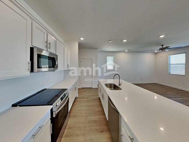 Building Photo - 9555 Harkes Dr