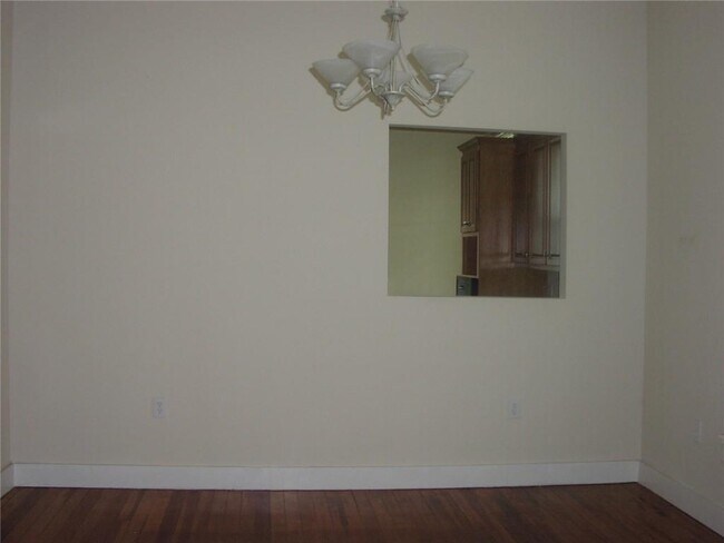 Building Photo - 1100 Savannah St