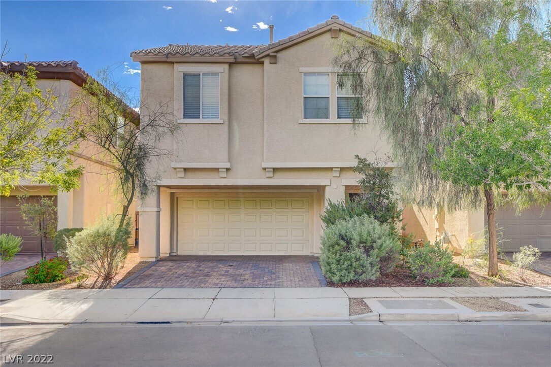 Foto principal - 7525 Nicklin St