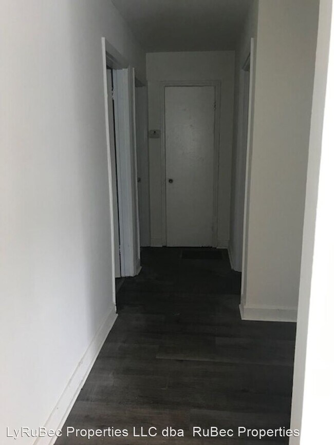 Building Photo - 3 br, 1 bath House - 2510 Celia Ave Apt 2