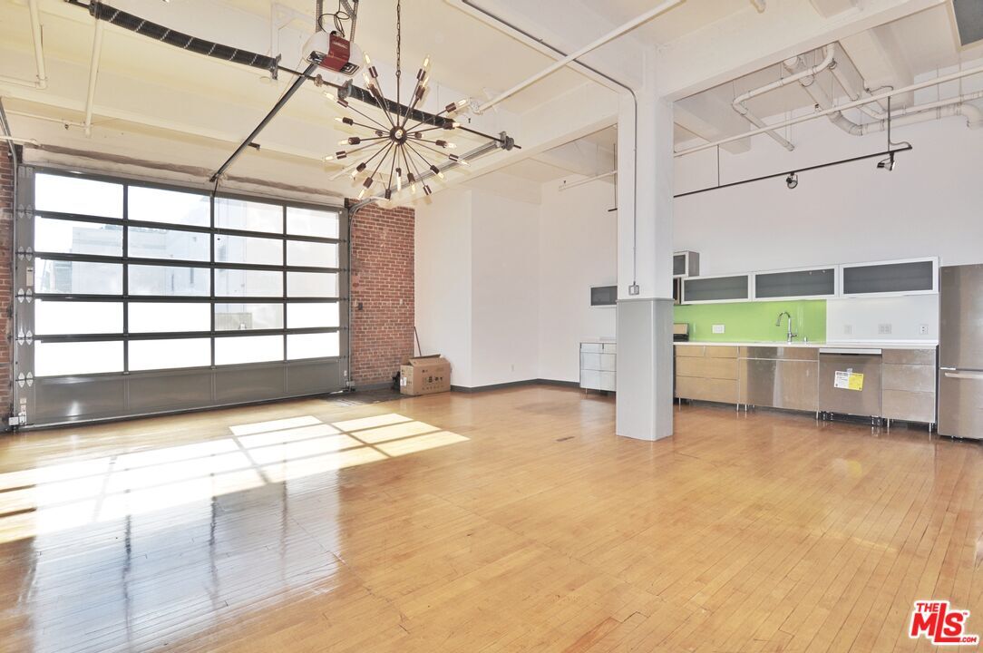 Foto principal - 1850 Industrial St